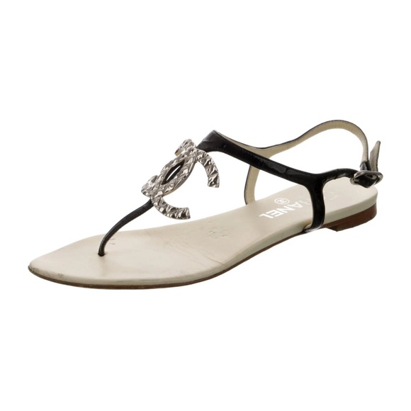 Chanel Sandal Silver Interlocking CC logo Flat Thong 41 US 11 T strap - Picture 1 of 13